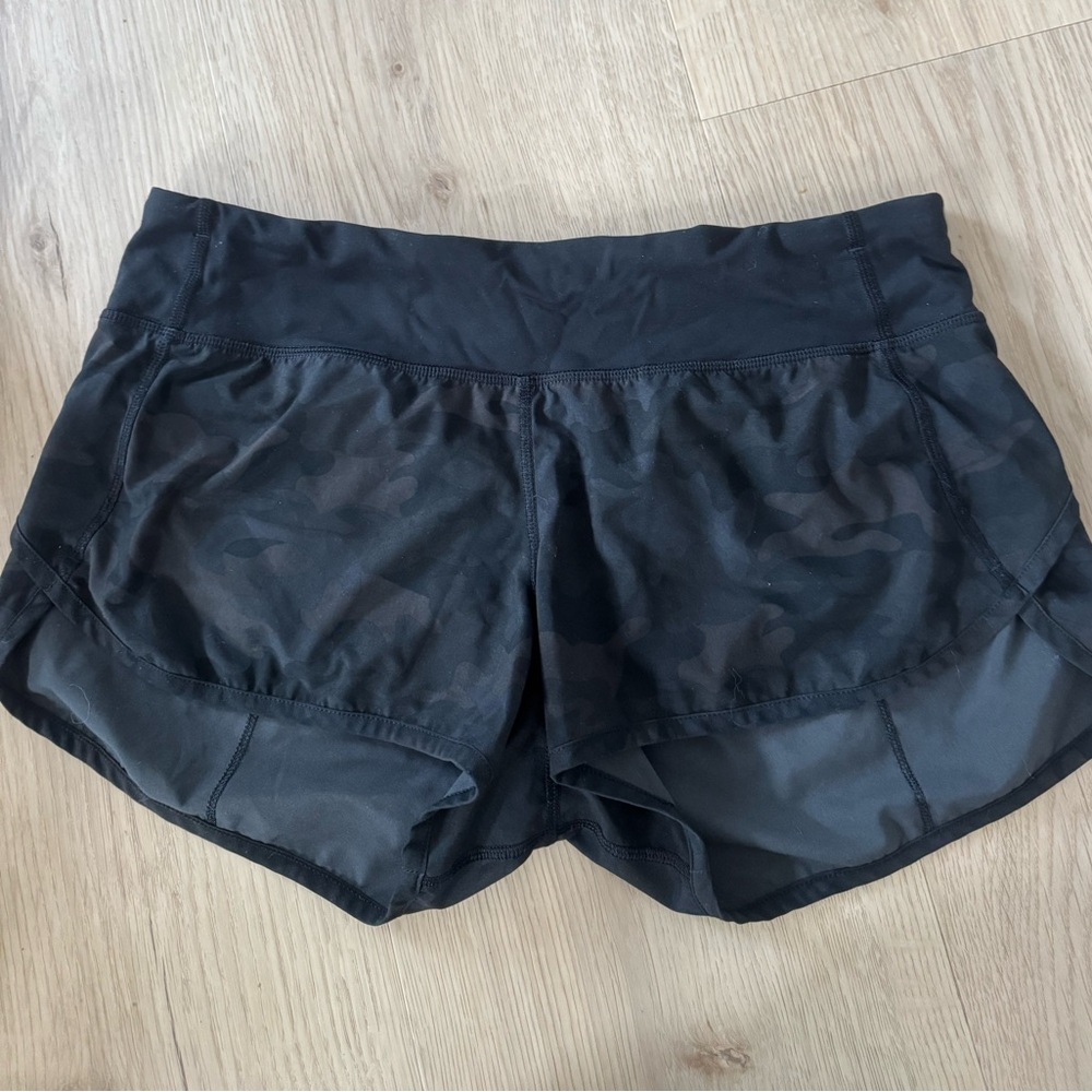 Lululemon Speed Up Short 2.5" Camo - Incognito Camo Multi Grey - Size 6